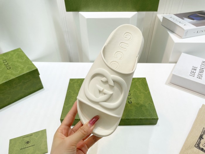 Gucci Women's slide sandal with Interlocking G WOMEN 5