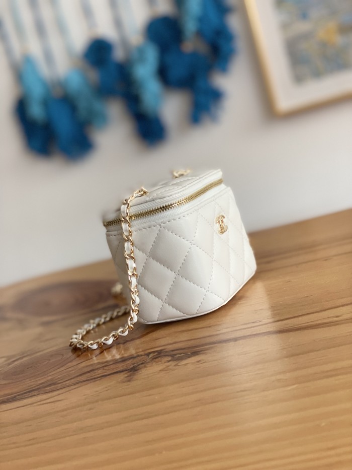 Handbag Chanel 81241 size 10.5 8.5 7 cm