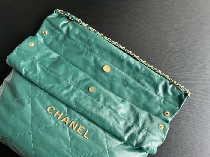 Handbag Chanel size 39cmx42cmx8 cm