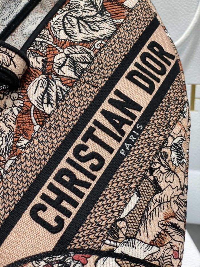 Handbag Dior size 25 cm