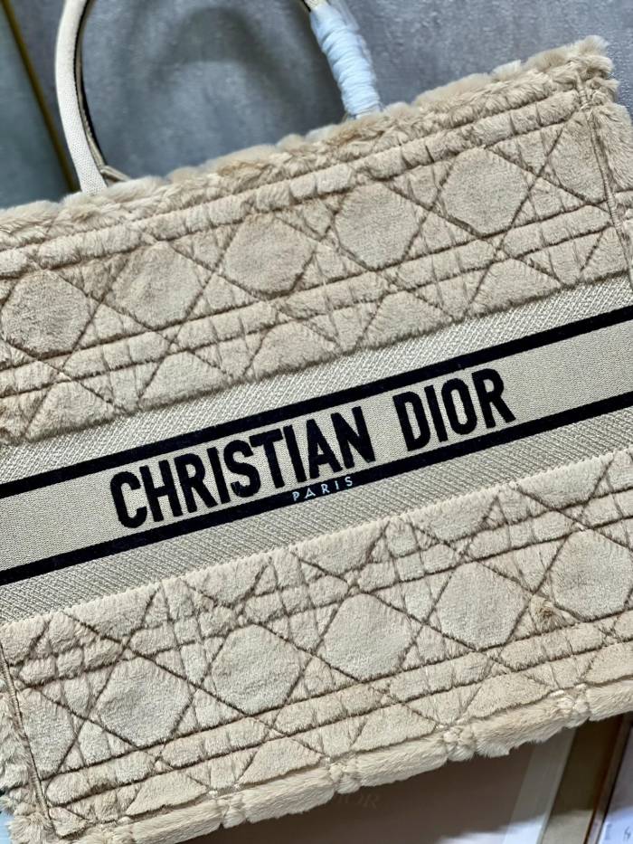 Handbag Dior 1286 size 41*32 cm