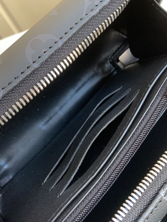 Handbag Louis Vuitton M45579 size 21 x 12 x 6.5 cm