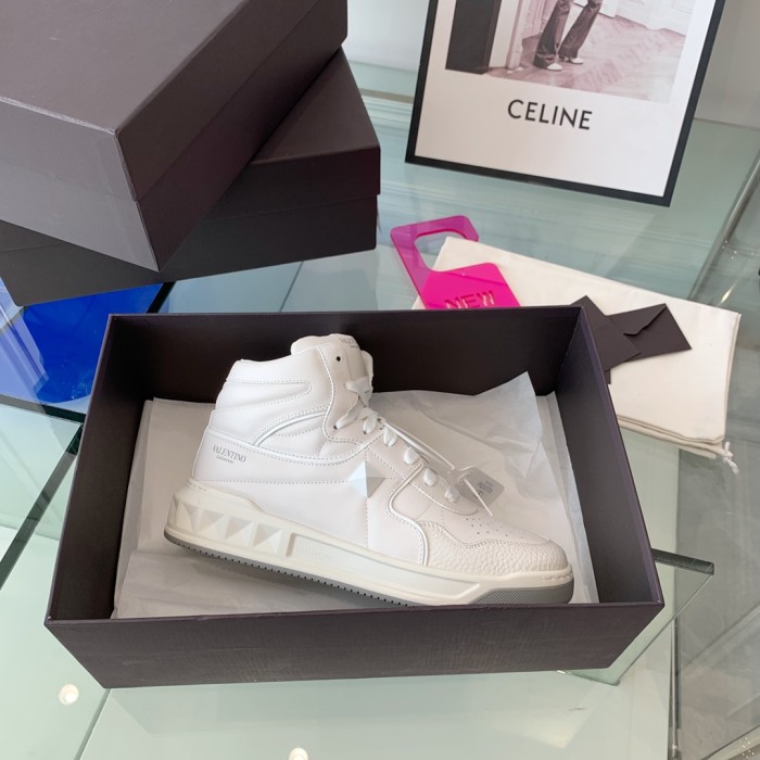 VALENTINO GARAVANI ONE STUD SNEAKER 6