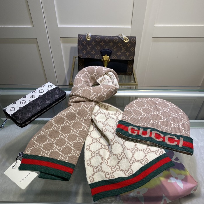 Hat & Scarf Gucci 1