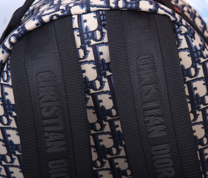 Handbag Dior 99302 size 36x30x15 cm