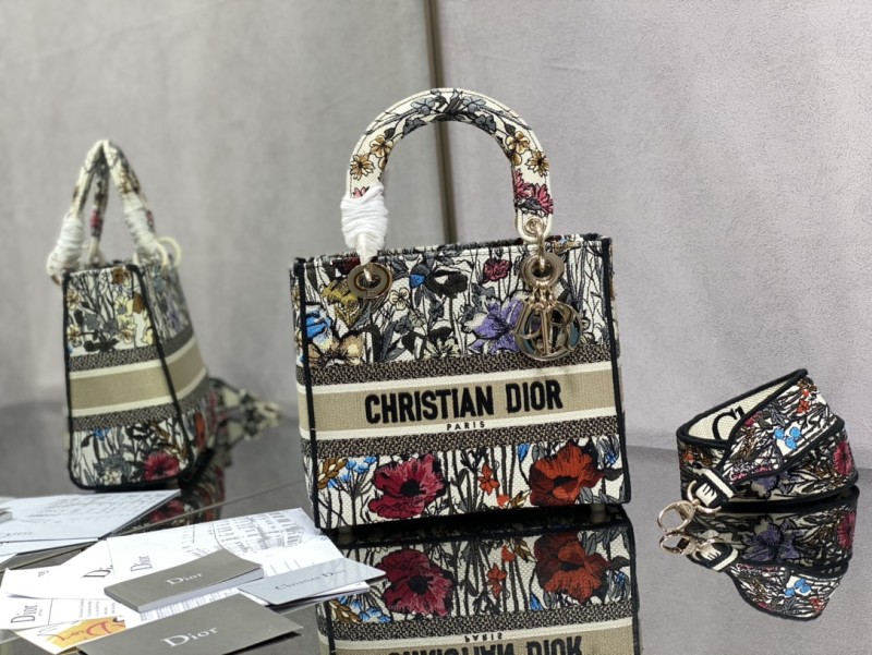 Handbag Dior size 24 cm