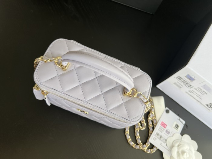 Handbag Chanel AP2199 size 17cmx9.5cmx8 cm