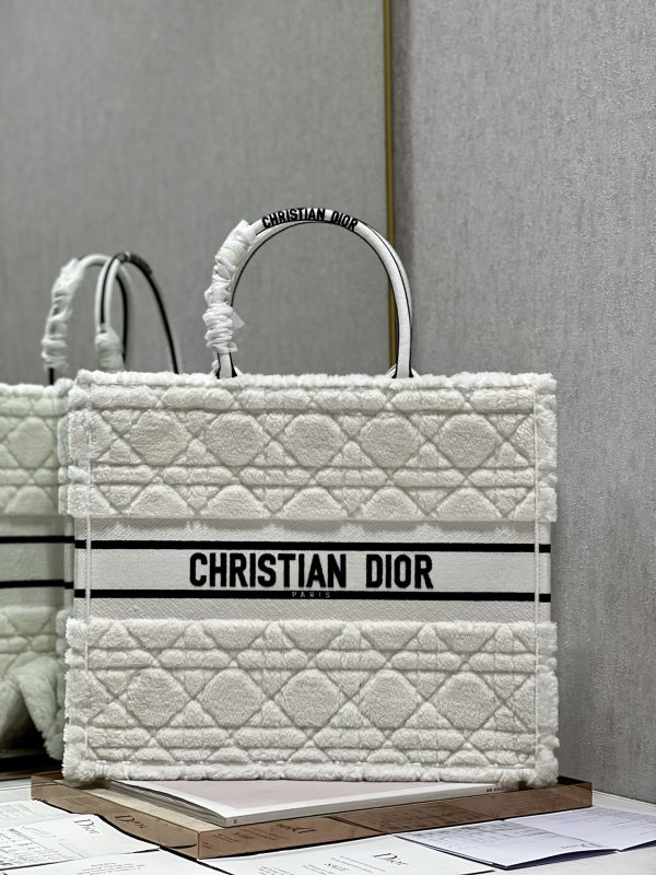 Handbag Dior 1286 size 41*32 cm