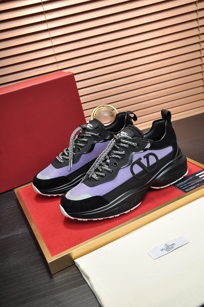 Valentino Garavani Low-top sneakers 23