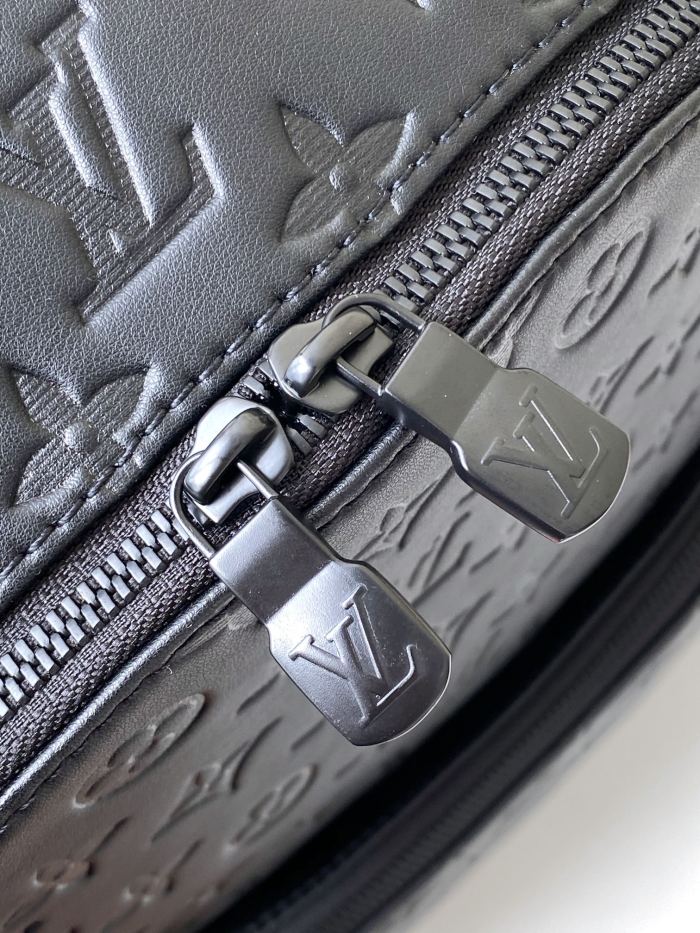 Handbag Louis Vuitton M46109 size 33 x 41 x 18cm