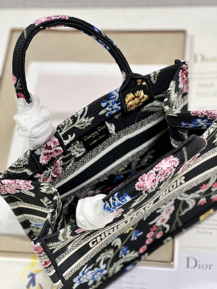 Handbag Dior 1265 size 26.5×21×14 cm