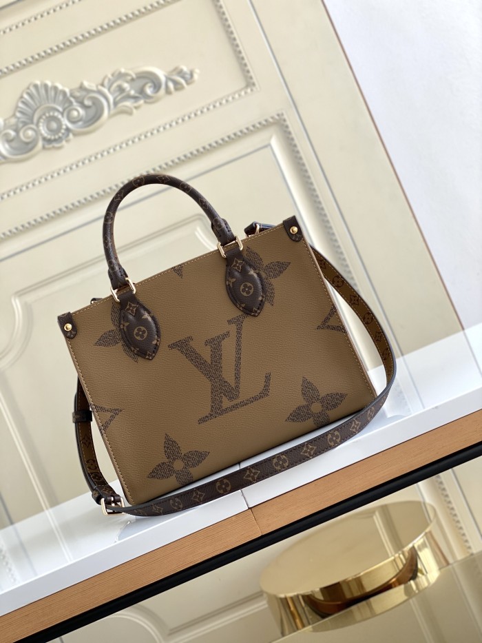 Handbag Louis Vuitton M44654 size 25-19-11.5 cm