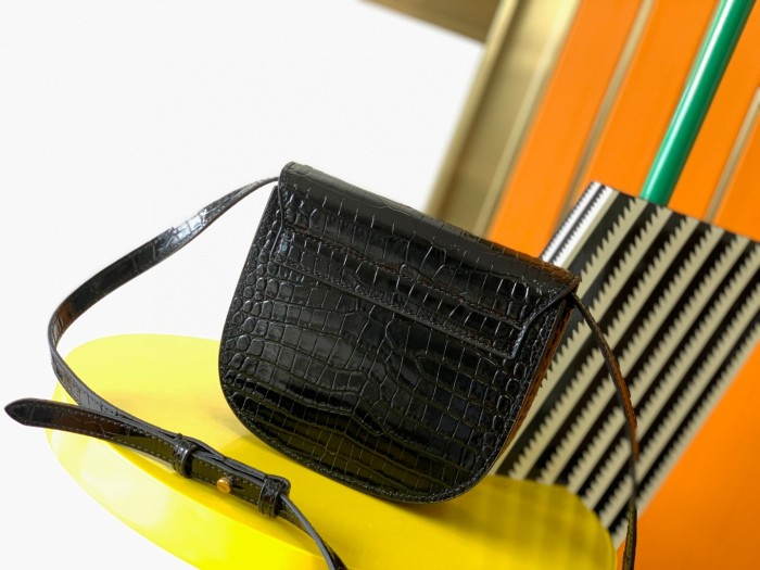 Handbags SAINT LAURENT 619740 size 18x15.5x5.5 cm