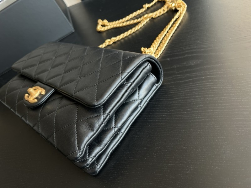 Handbag Chanel 3393 size 16cmx25cm10 cm