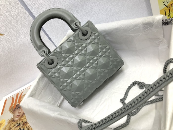 Handbag Dior M0505 size 17 x 15 x 7 cm