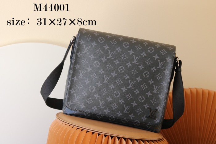 Handbag Louis Vuitton M44000 size 25.0x 22.0x 8.0 cm M44001 size 31.0 x 27.0 x 8.0 cm