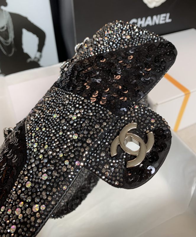 Handbag Chanel size 20 cm