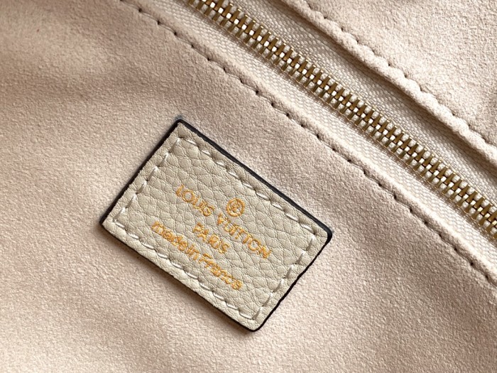 Handbag Louis Vuitton M45654 size 25x 11.0 x 19.0 cm