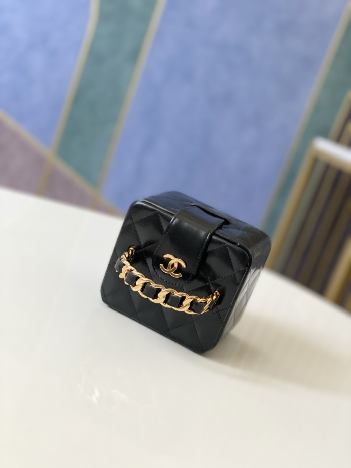 Handbag Chanel size 11*9.5*8.5 cm