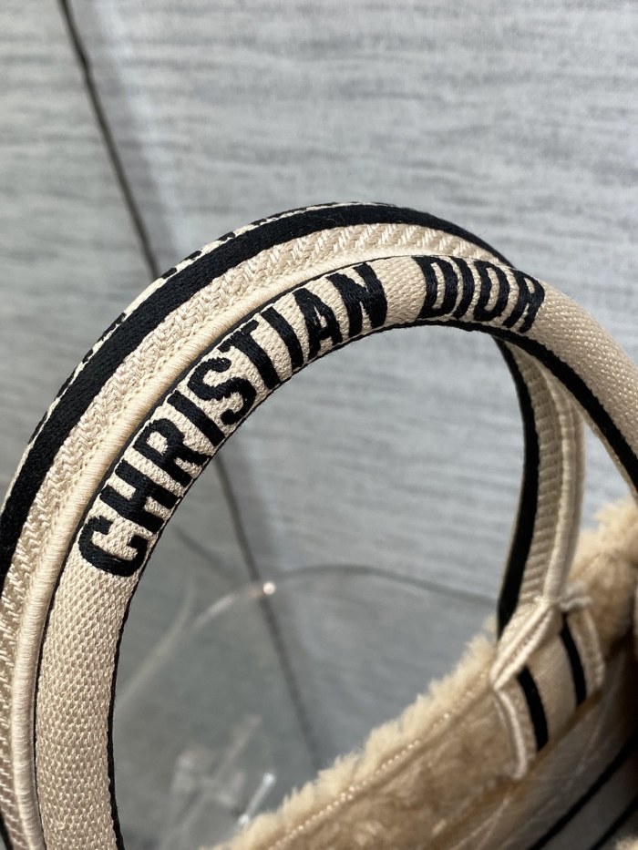 Handbag Dior size 26*8*22 cm