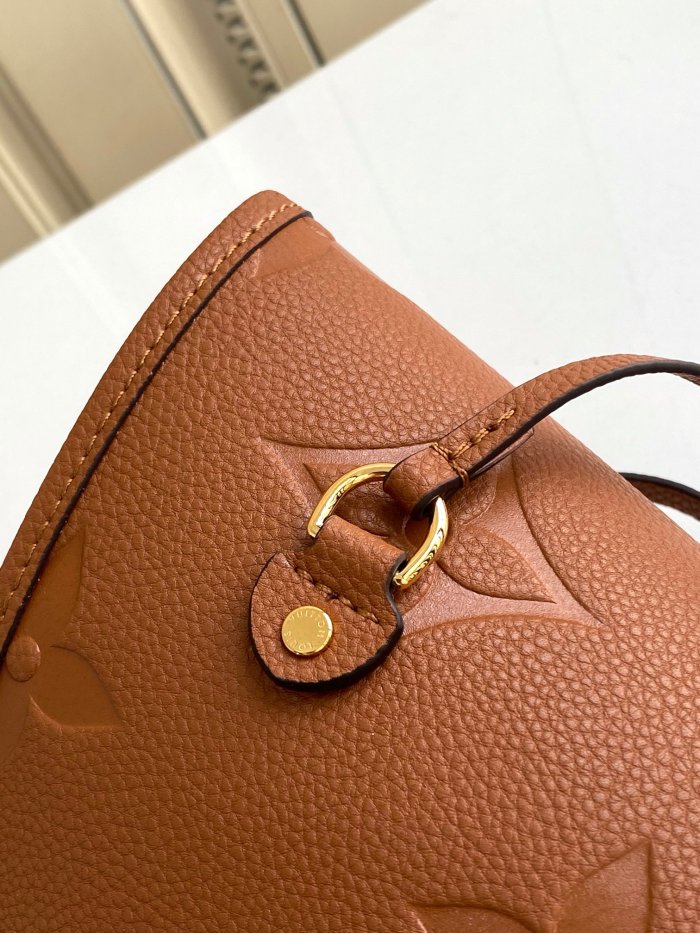 Handbag Louis Vuitton M46135