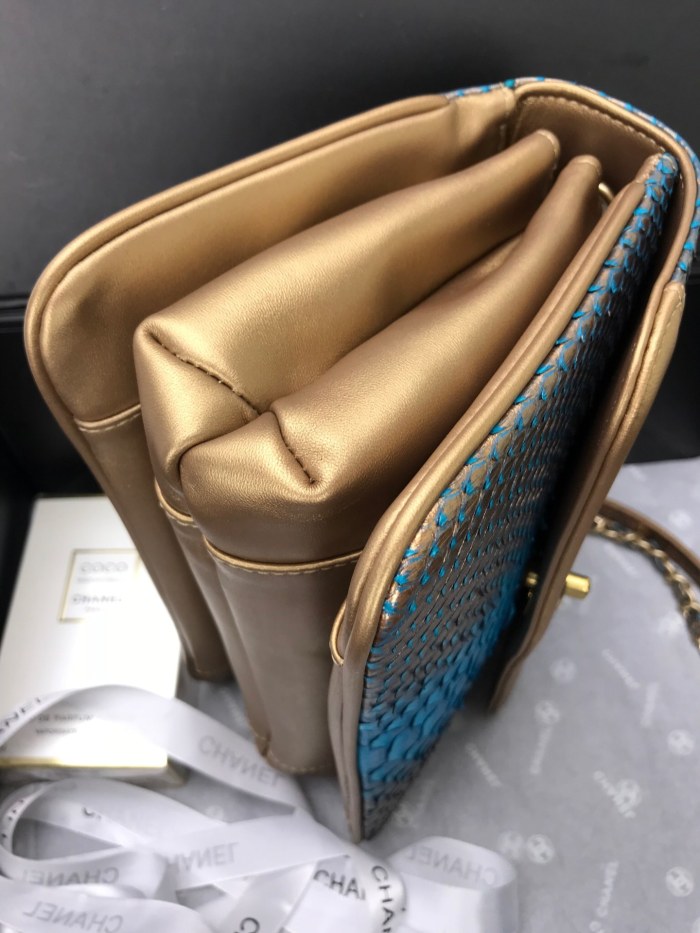 Handbag Chanel size 24.5cm*15.5cm*8.5 cm