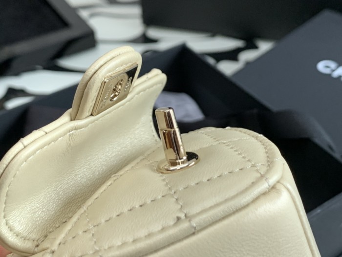 Handbag Chanel size 8*8.5*5.5* cm