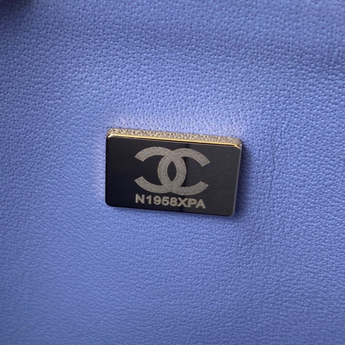 Handbag Chanel A01112 size 15.5x25.5x6.5 cm