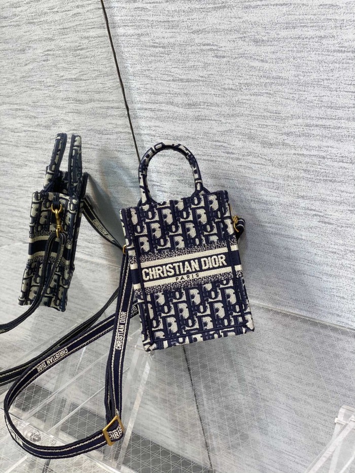 Handbag Dior size 13.5*5*18 cm