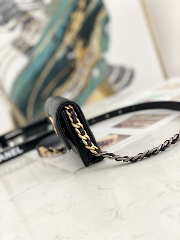 Handbag Chanel 81166 size 12 8.5 2.5 cm