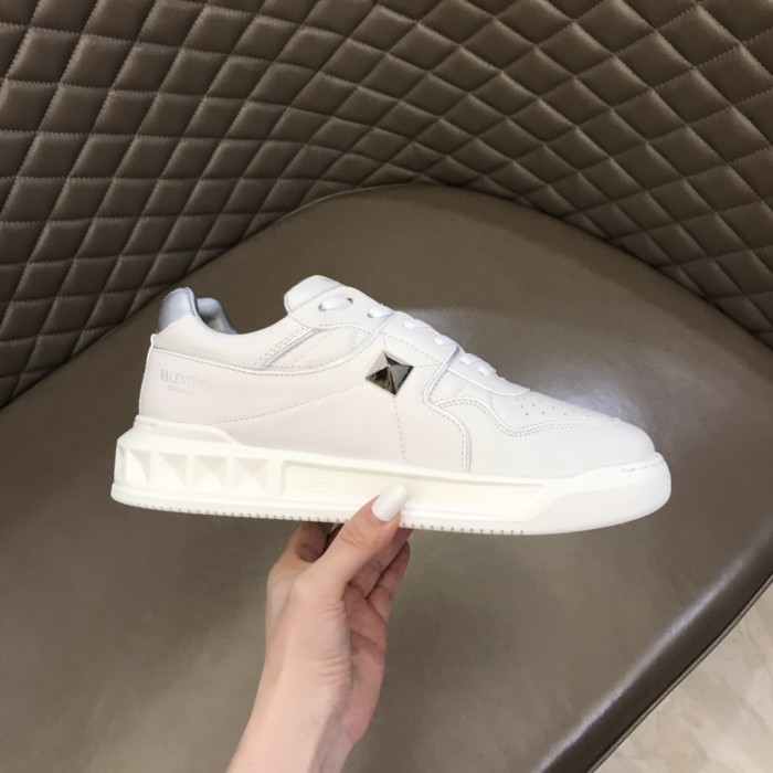 Valentino Garavani One Stud Low-top sneakers 14