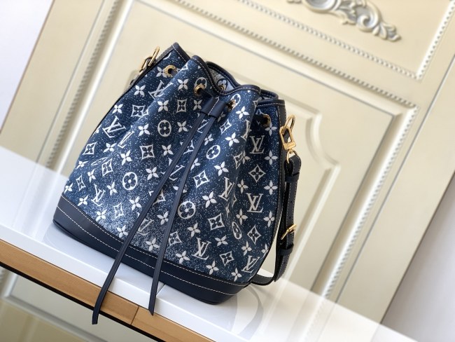 Handbag Louis Vuitton M59606 size 25 x 28.5 x 20 cm