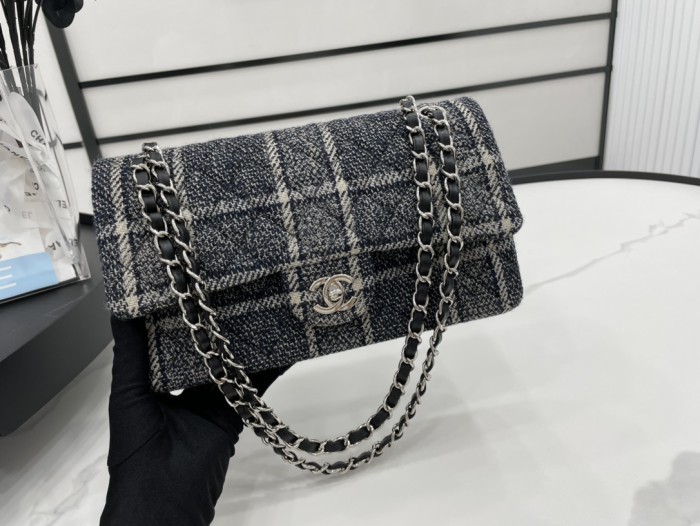 Handbag Chanel size 25 cm