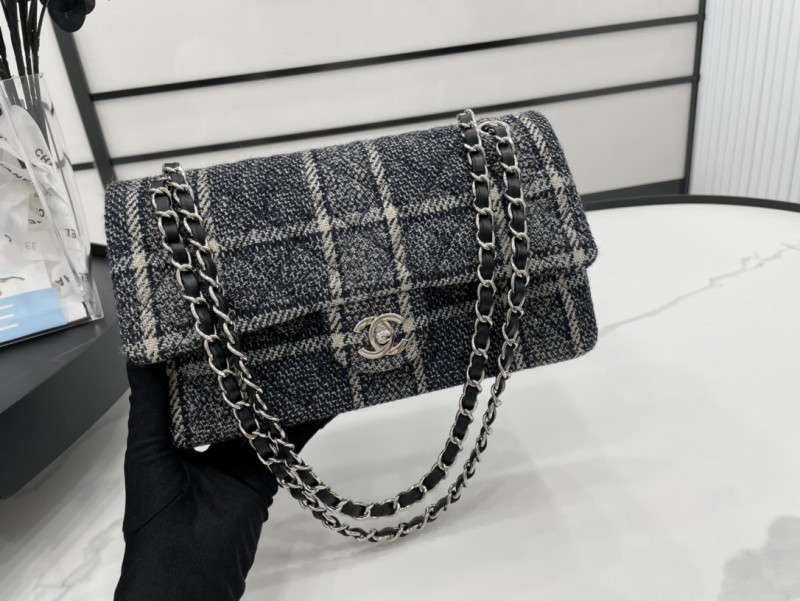 Handbag Chanel size 25 cm