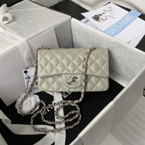 Handbag Chanel size 20 cm