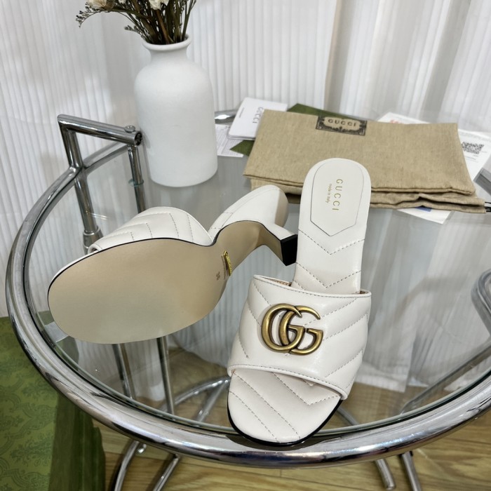 Gucci Women's Double G slide sandal WOMEN 7