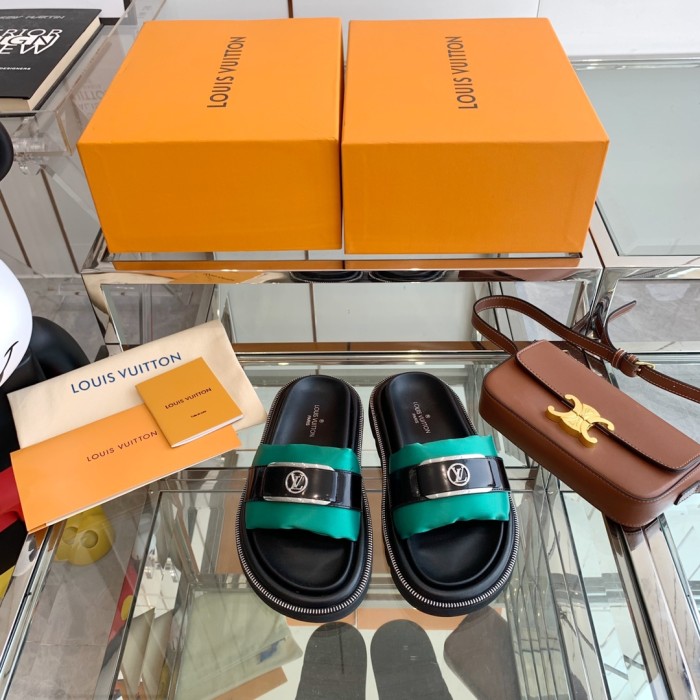 Louis Vuitton POOL PILLOW FLAT COMFORT MULES 4