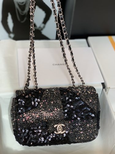 Handbag Chanel size 20 cm