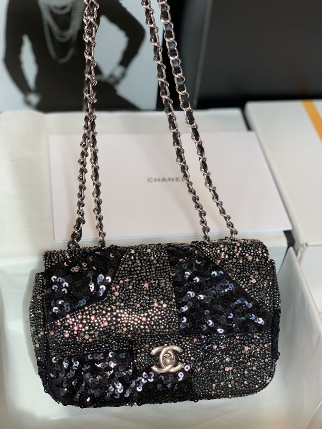 Handbag Chanel size 20 cm