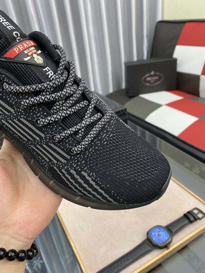 Prada Low Top sneaker 17