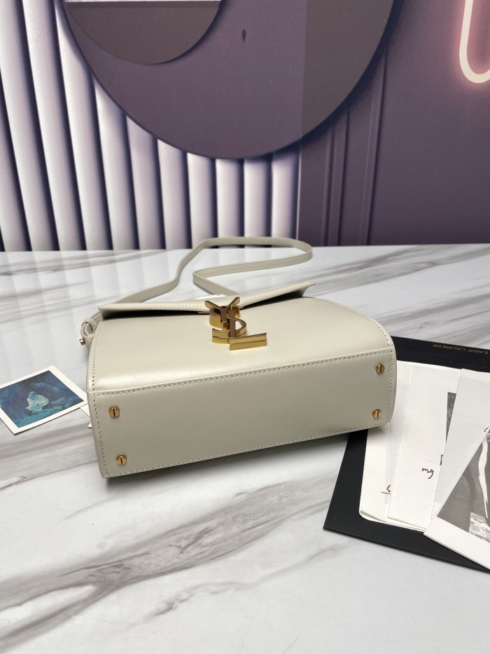 Handbags SAINT LAURENT 602716 size 20x16x7.5 cm