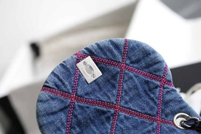 Handbag Chanel size 22 cm