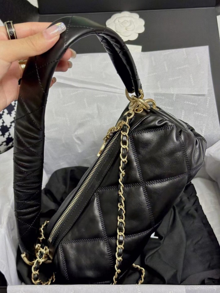 Handbag Chanel size 11*20*11 cm