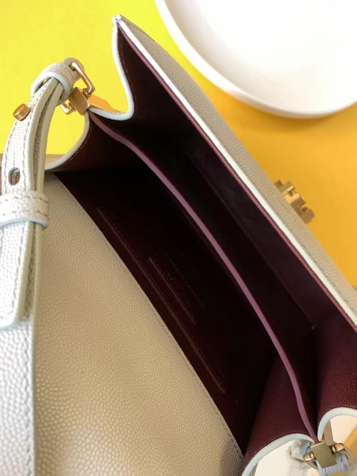 Handbags SAINT LAURENT 602716 size 20×16×7.5 cm