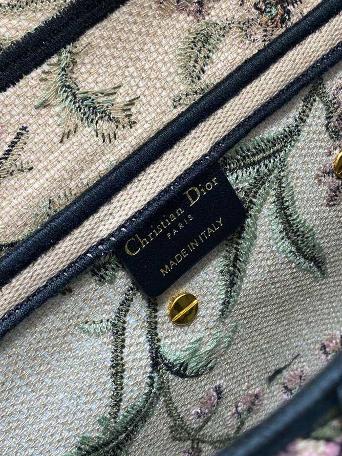 Handbag Dior size 25 cm