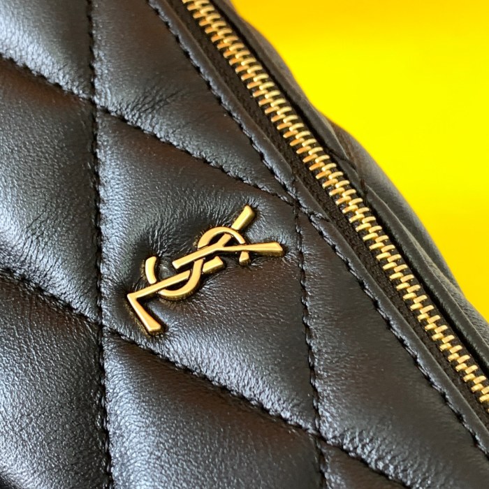 Handbags SAINT LAURENT 699703 size 20~10~10 CM