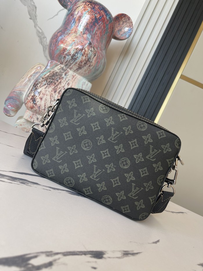 Handbag Louis Vuitton M46340 size 25x18x4cm