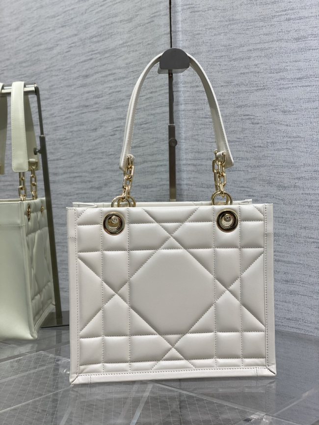 Handbag Dior size 26.5*28*17 cm