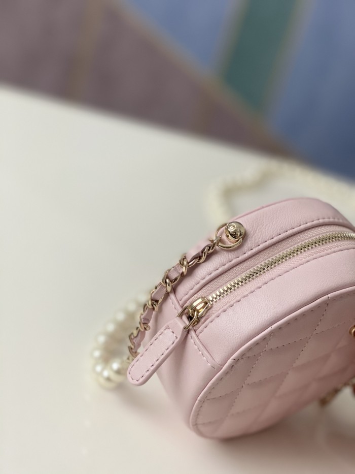 Handbag Chanel 81183 size 12x12x4.5 cm