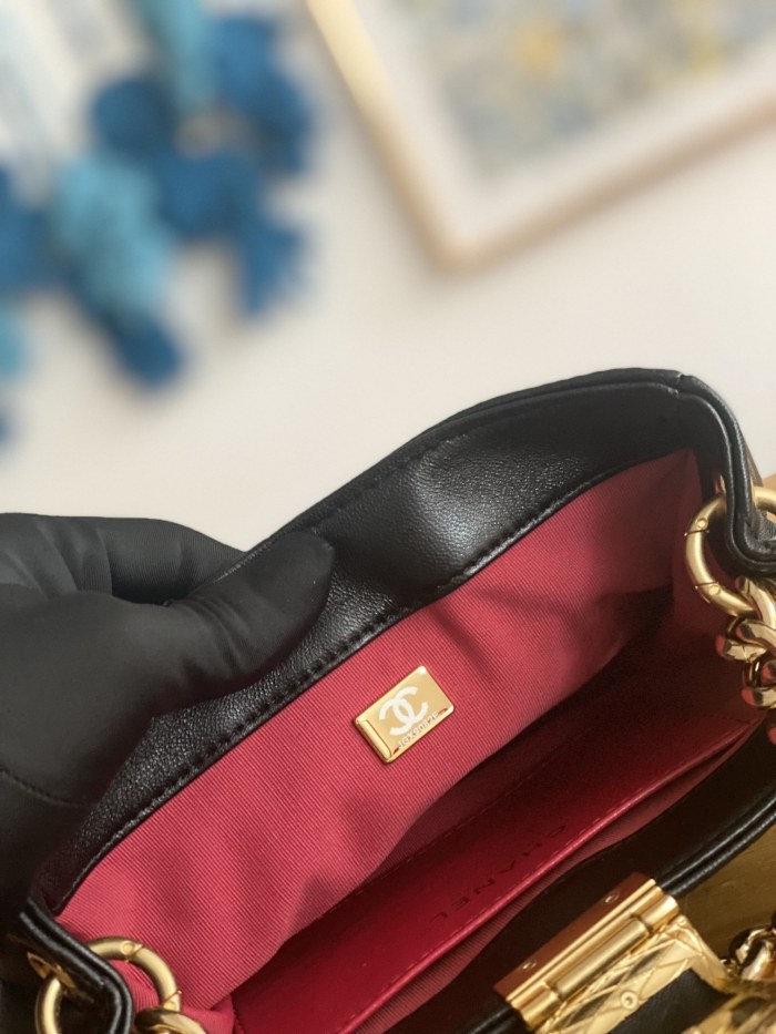 Handbag Chanel 3475 size 12.5*19*6.5* cm